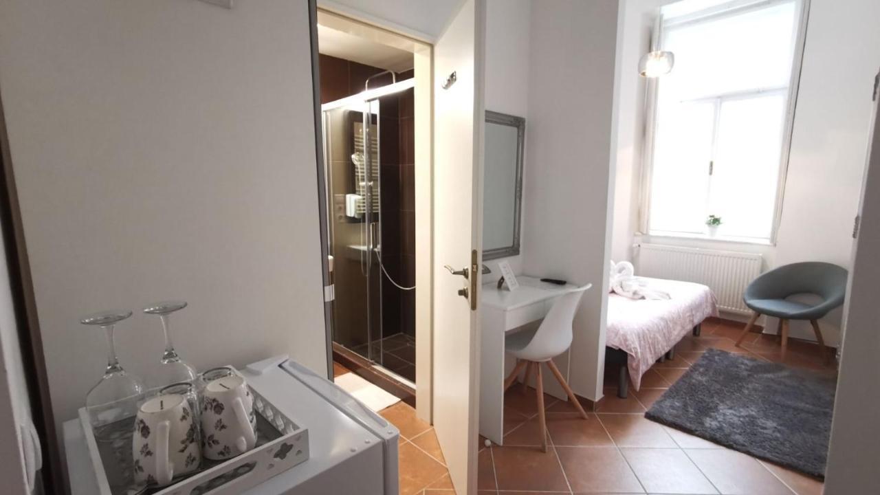 Villa Florencia Eger Exteriör bild