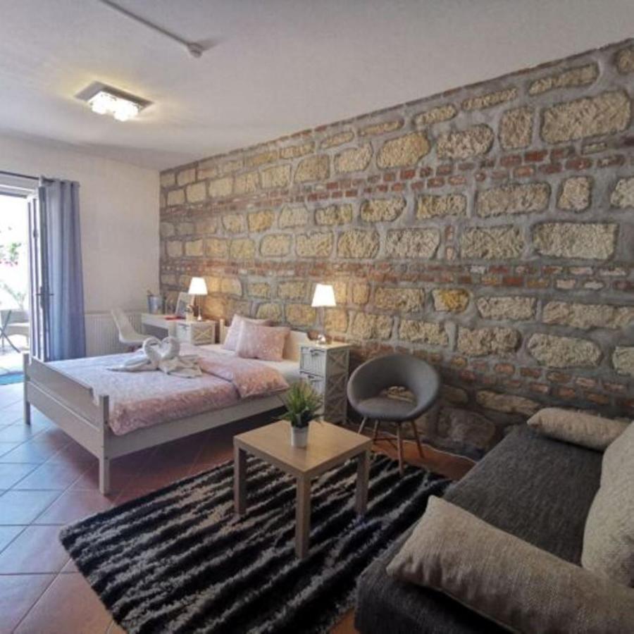 Villa Florencia Eger Exteriör bild