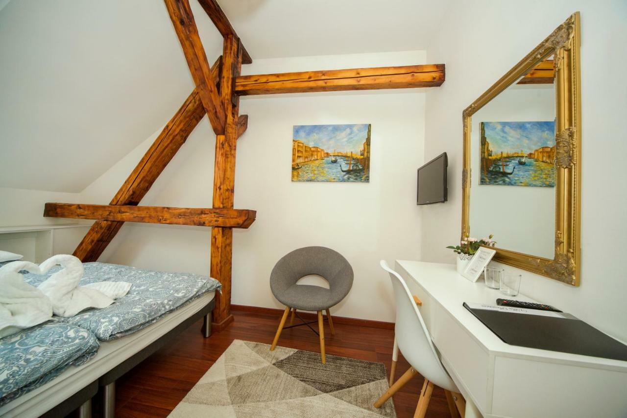 Villa Florencia Eger Exteriör bild
